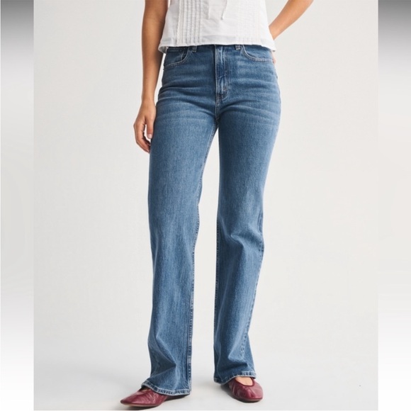ABERCROMBIE & FITCH High Rise The 90’s Relaxed Jean Curve Love 27/4 Dark Wash - Picture 1 of 11